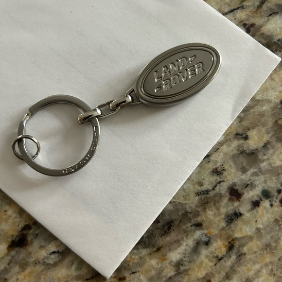 Authentic Land Rover keychain - Picture 2 of 2